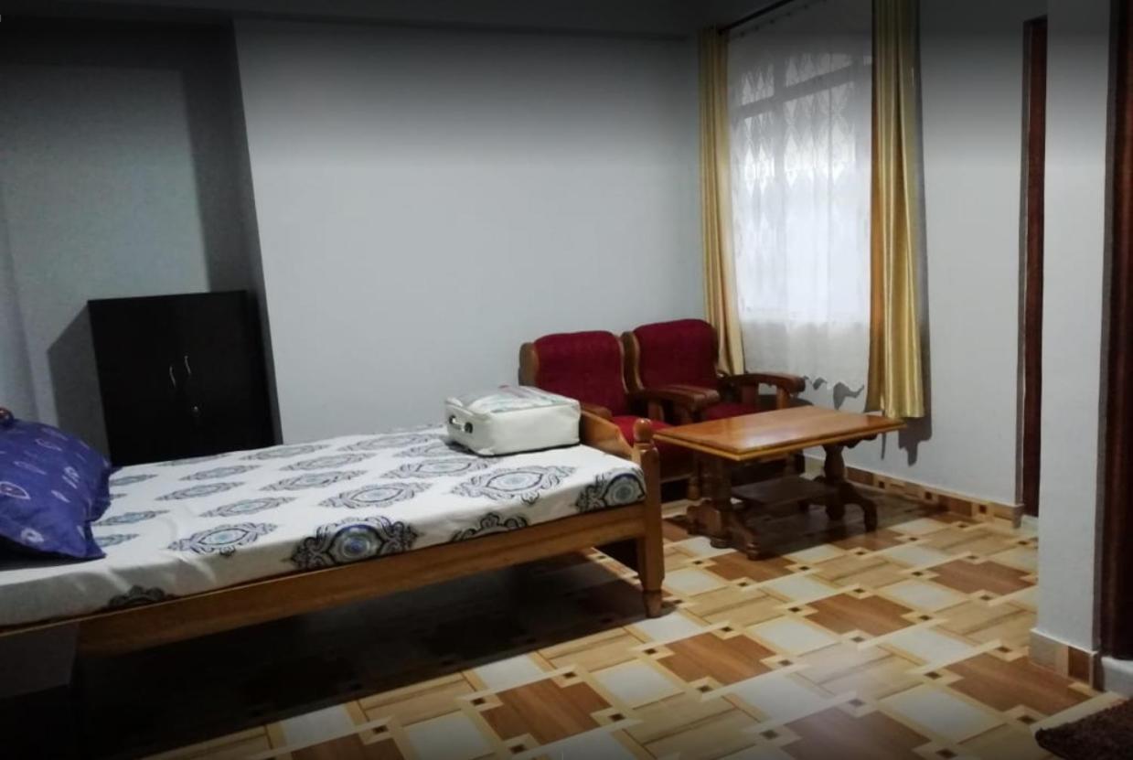 צ'ראפונג'י Breiancy Holiday Inn מראה חיצוני תמונה